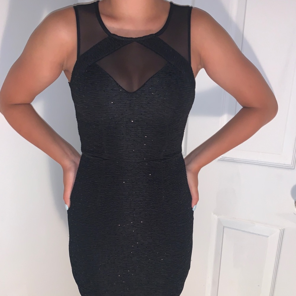 Short black party dress !